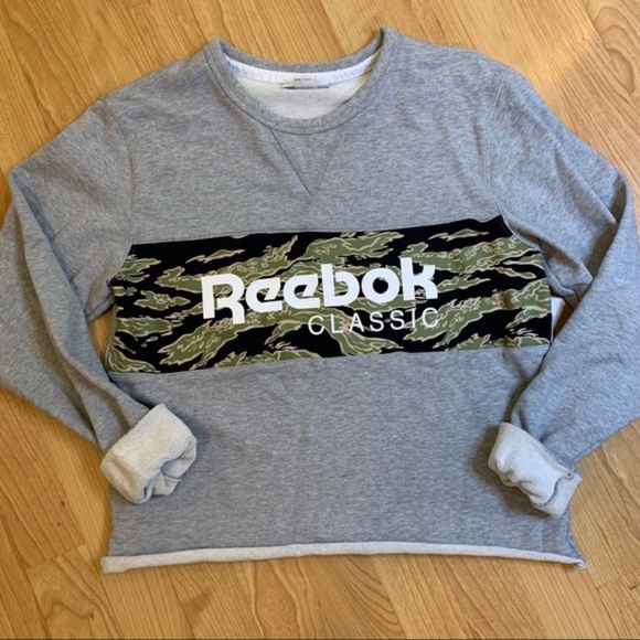 Reebok Tops - REEBOK CROPPED CREWNECK SWEATSHIRT
